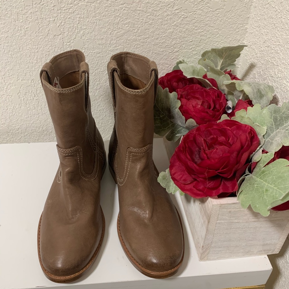 Frye booties